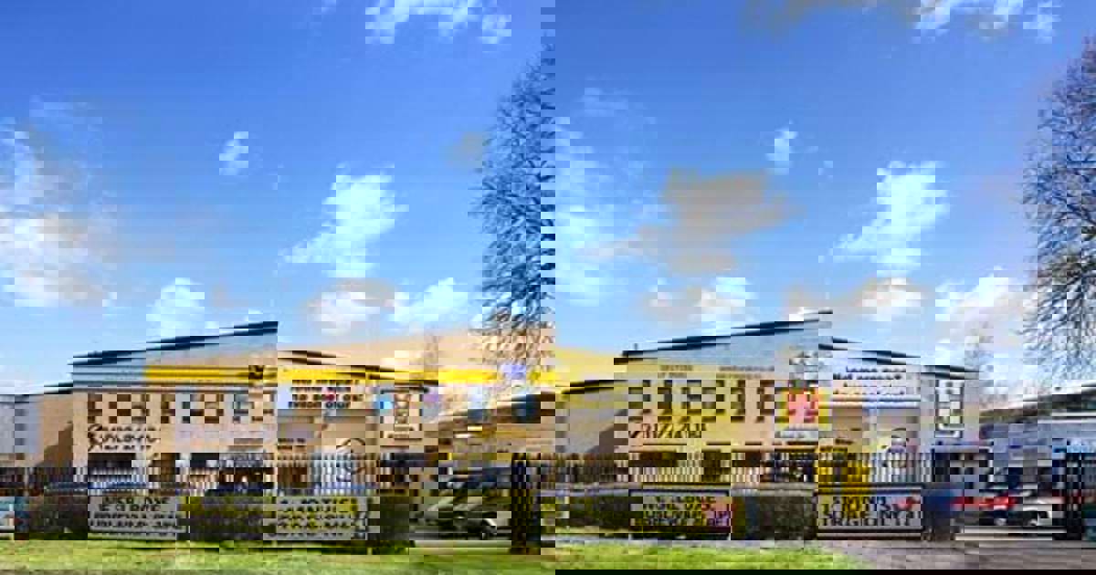 Why students and businesses choose Storage King Cambridge as their self