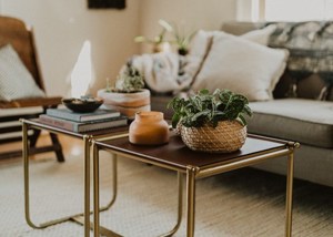 Tips to decorate your coffee table