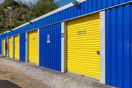 Drive up self storage units in Edenbridge