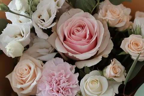 Ultimate hacks to keep flowers fresh for weeks