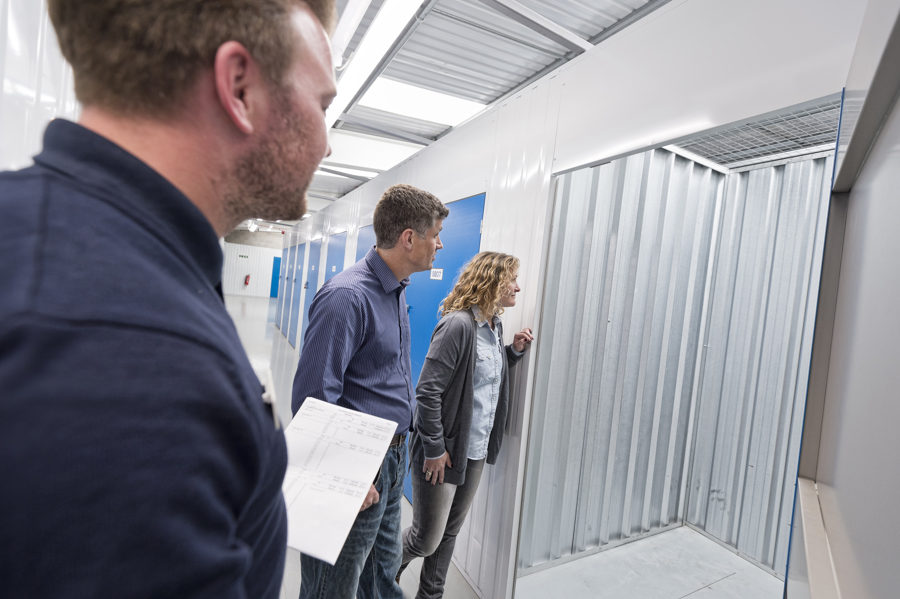 storage-unit-empty-customers