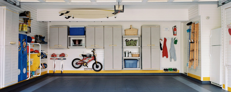 sports-equipment-neatly-oragnised-in-a-garage