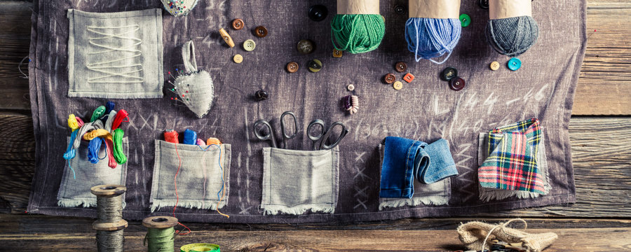 wall-mounted-organisation-pouches-sewing-tools