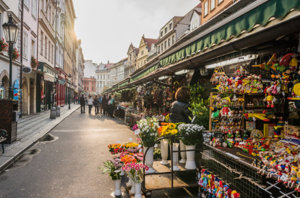 Frome Independent Market Traders: How Self Storage Helps You Manage