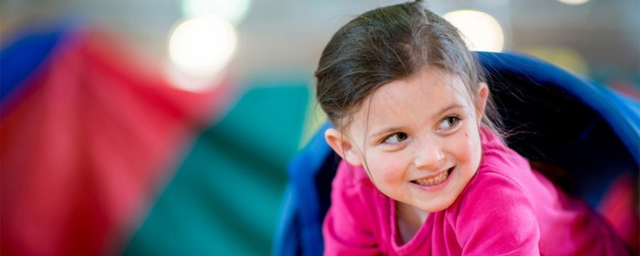 kids complete a fun obstacle courses at home