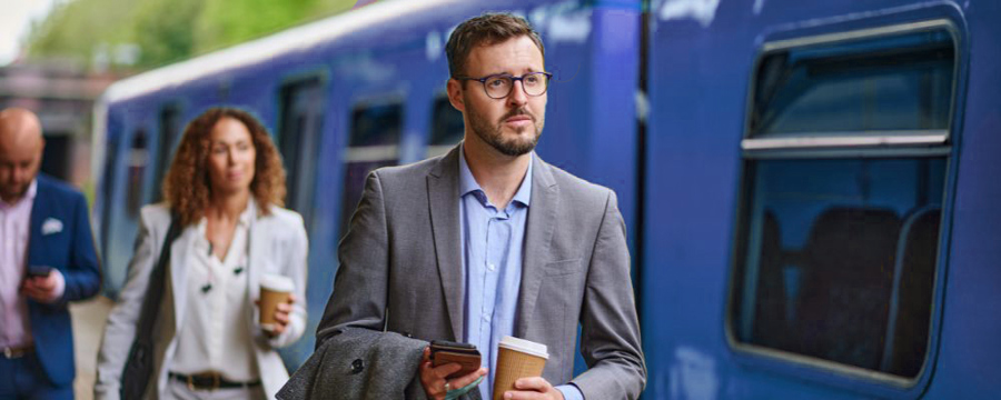 People commuting to work